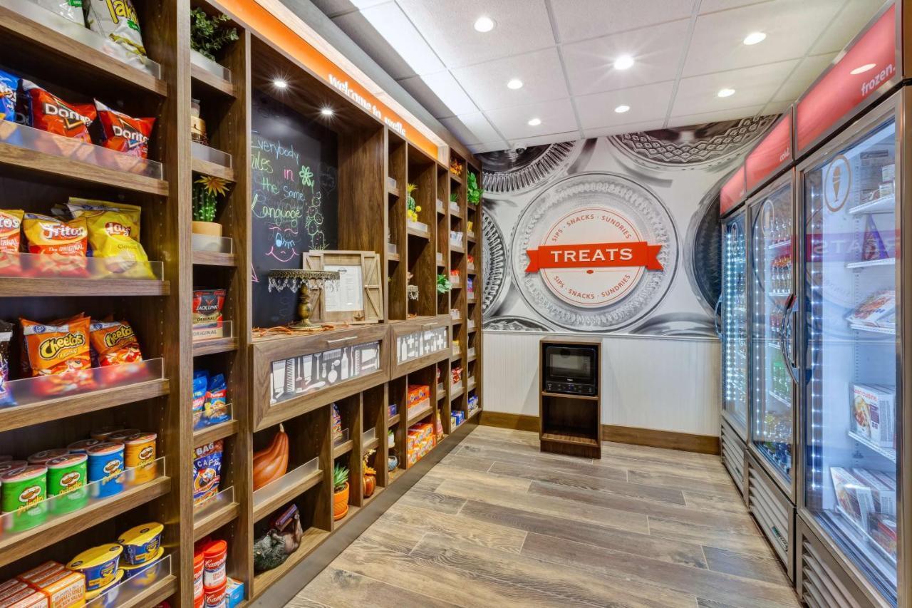 韦尔斯希尔顿欢朋套房酒店 外观 照片